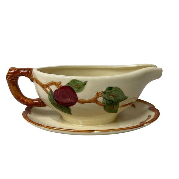 Vintage Franciscan Apple Gravy Boat w/ Attached Plate USA Dinnerware Ceramic - Picture 3 of 9